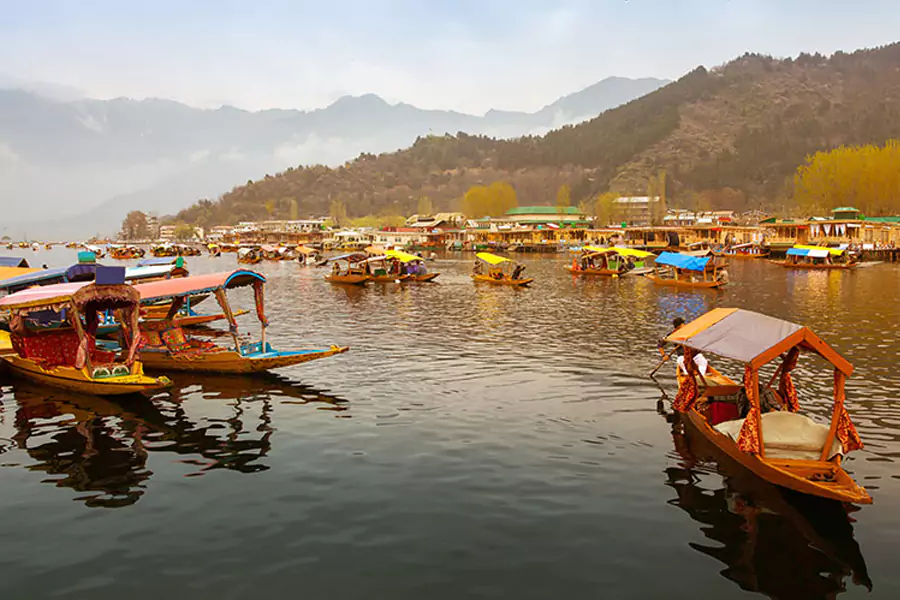 Shikara ride in Dal Lake