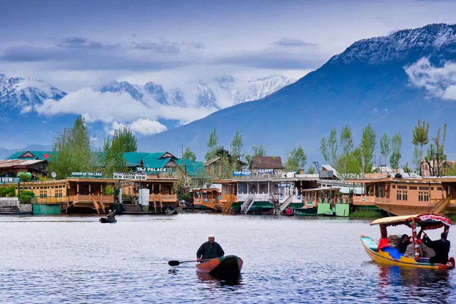 What are the 11 best places to visit for a Honeymoon in Kashmir?